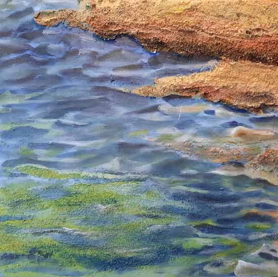 Agua y arena en trazos verdes, azules y ocres.